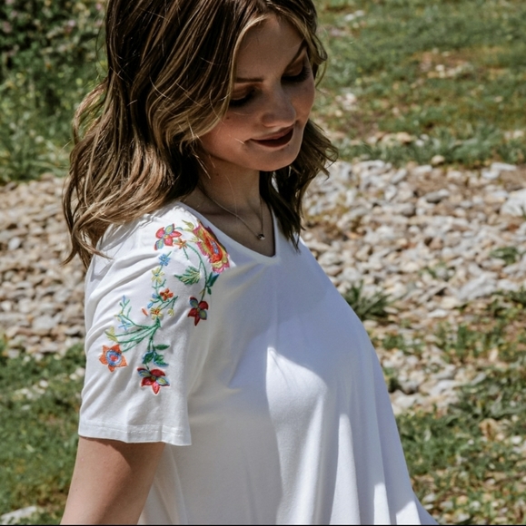 RELISTEDVery J embroidered strappy tee shirt dress - Picture 4 of 5